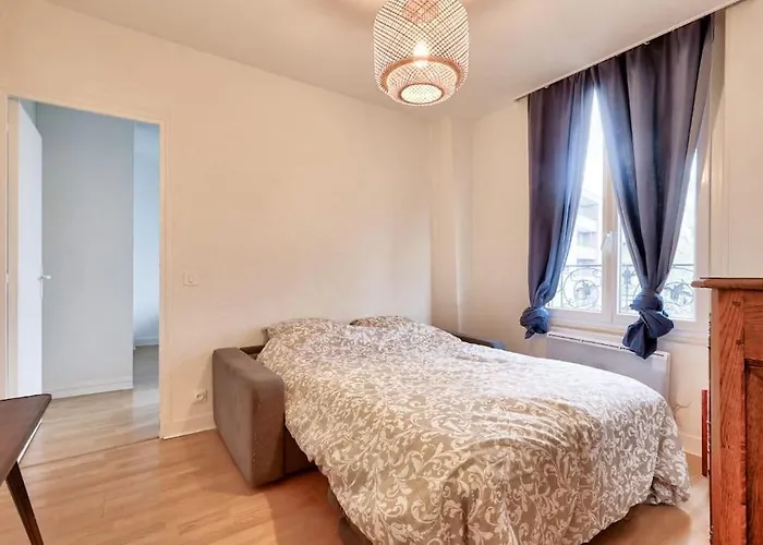 Appartement Fonctionnel Et Equipe Bagneux